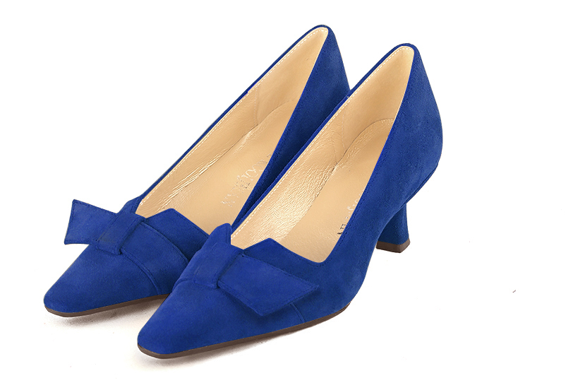  women's dress pumps, with a knot on the front.. Front view - Florence KOOIJMAN